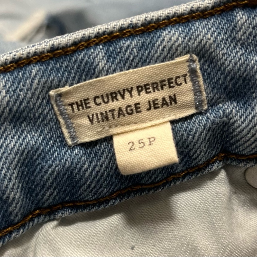 Madewell | The Curvy Perfect Vintage Jean
Size 25 P - Picture 6 of 6